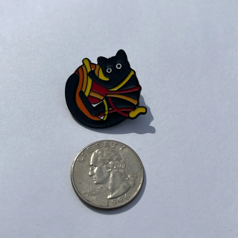 2/$14 cat ball of yarn cat lover brooch lapel pin backpack pin hat pin‎ gift